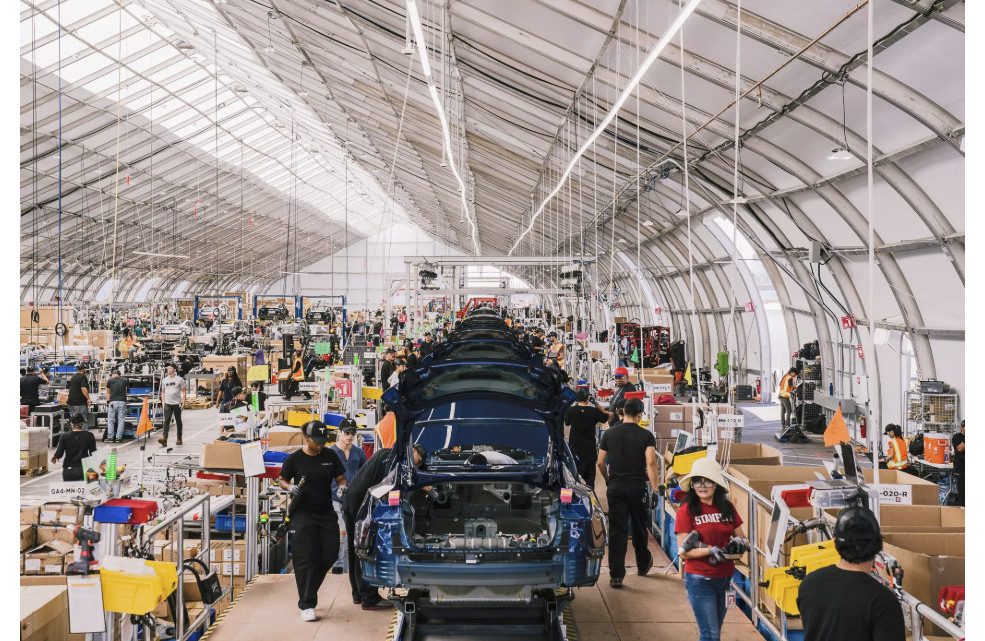 Model 3 Assembly Line: Detailed Images of  Tesla’s “On the Fly” Manufacturing