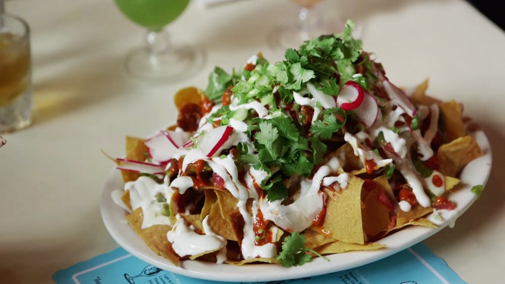 a plate of nachos from the commodore in williamsburg, brooklyn