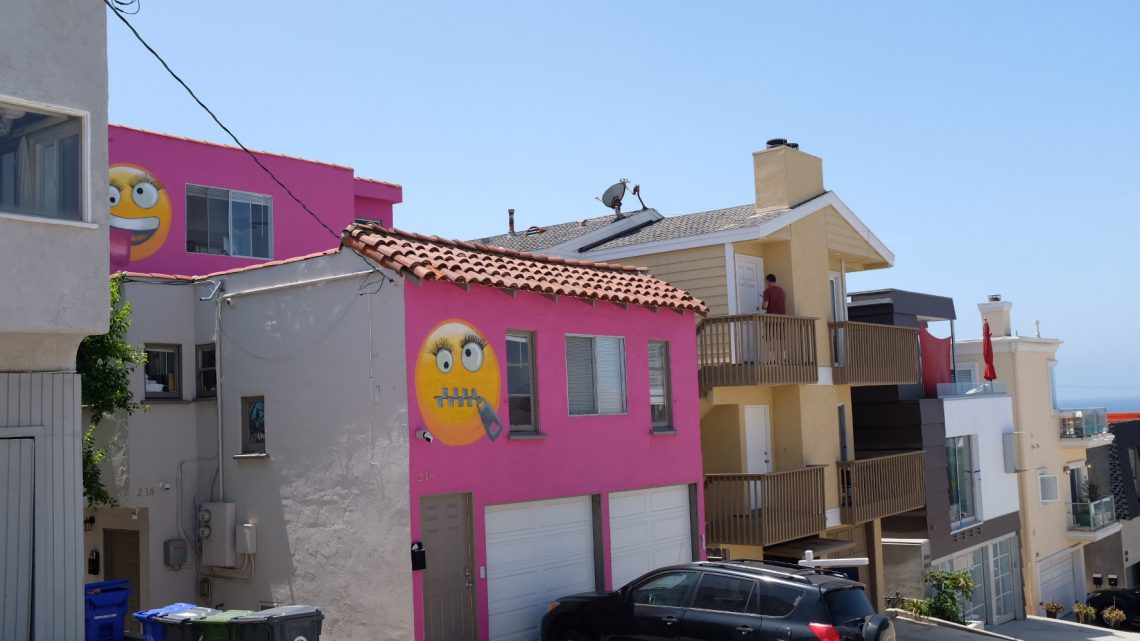 This Hideous Emoji House Is at the Center of Some Truly Bizarre L.A. Beef