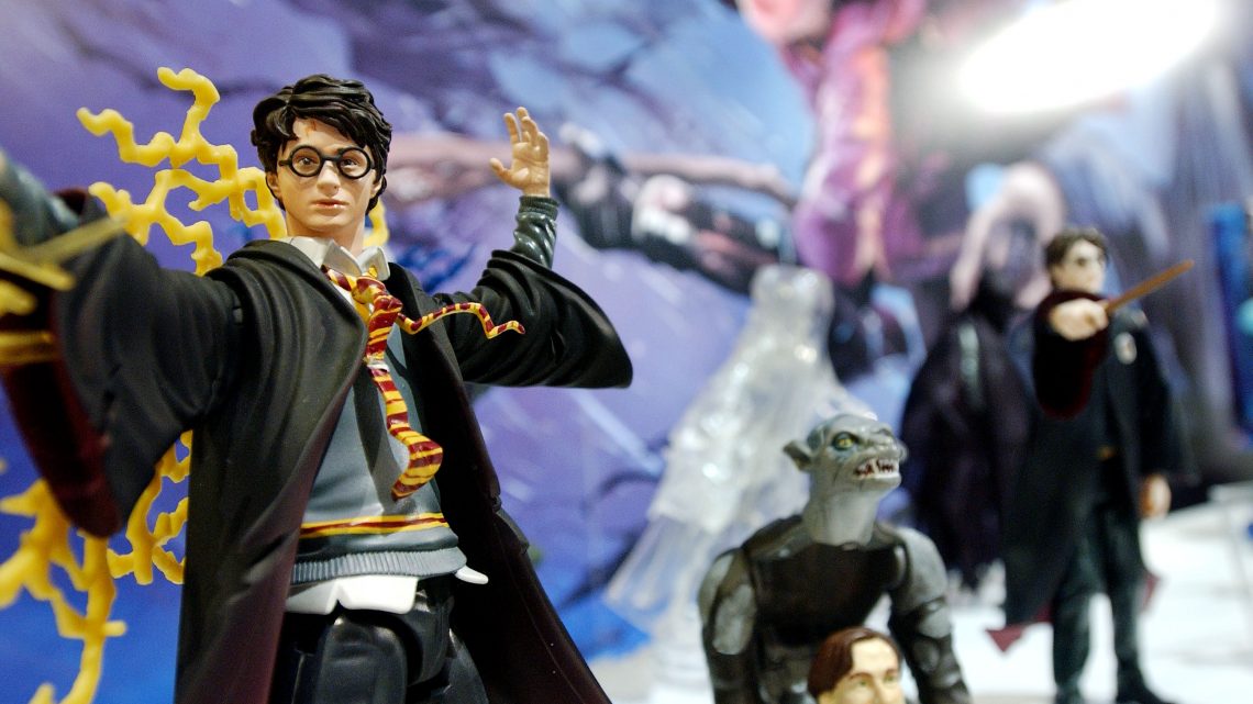 Warner Bros Employee Stole $48,000 Worth Of Harry Potter Crap to Sell on eBay