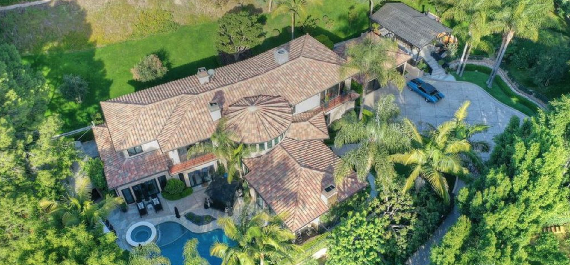 1578073416085-screenshot-dr-phil-mcgraw-beverly-hills-mansion-from-above