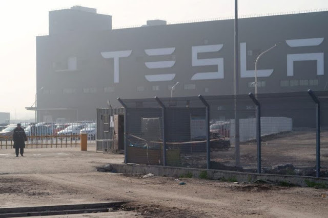 Tesla and SpaceX: What America Still Has to Offer