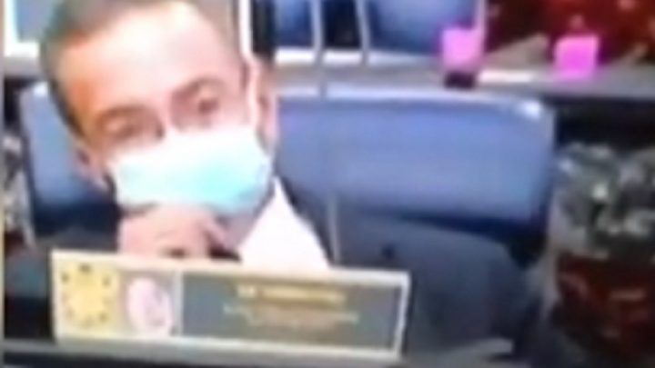 A Malaysian Minister Was Caught Vaping in Parliament